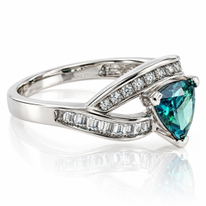 Anillo de Plata Fina con Alejandrita Bicolor ( Verde/Azul )