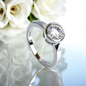 Anillo de Compromiso en Plata .925 Solitaire