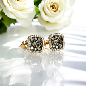 Aretes de Oro Amarillo con Diamantes Chocolates y Blancos Naturales
