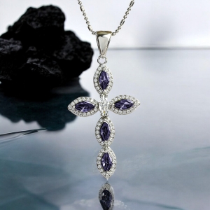Cruz de Plata Con Amatista y Zirconia