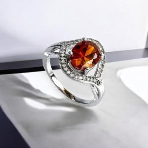 Anillo de Plata de Ley con Ópalo Cereza de Fuego de 9 mm x 7 mm