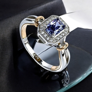 Anillo de Plata Con Tanzanita Corte Esmeralda 6 mm x 4 mm