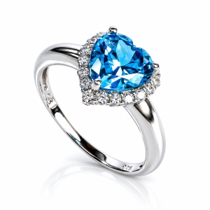 Hermoso Anillo de Plata .925 con una Gema de Topacio Azul
