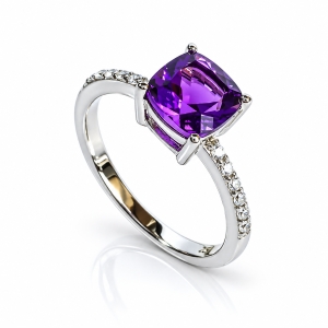 Anillo de Plata Con Amatista Solitario