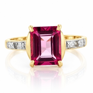 Anillo de Oro Macizo 10K con una Gema de Topacio Rosa