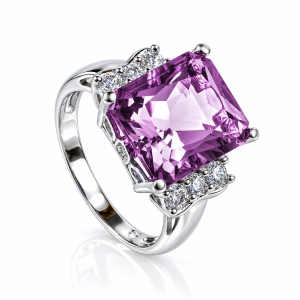 Precioso Anillo de Plata .925 con Alejandrita Azul/Morado