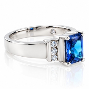 Anillo de Plata Fina con Topacio Azul