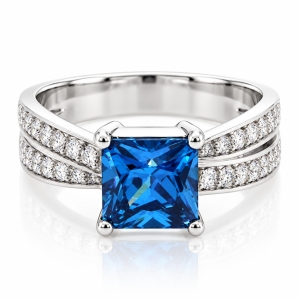 Precioso Anillo de Plata con Topacio Azul