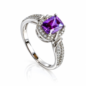 Anillo Piedra Amatista Talla Esmeralda 7 mm x 5 mm