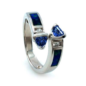 Anillo de Plata con Opalo y 2 Tanzanitas