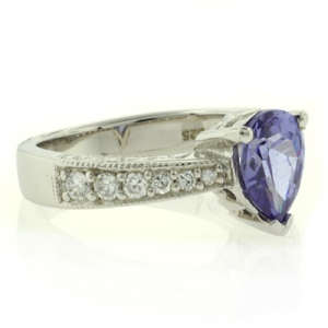 Anillo de Plata con Tanzanita de Alta Calidad