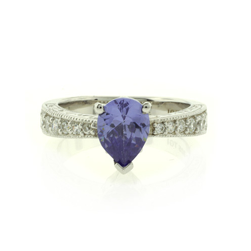 Anillo de Plata con Tanzanita de Alta Calidad