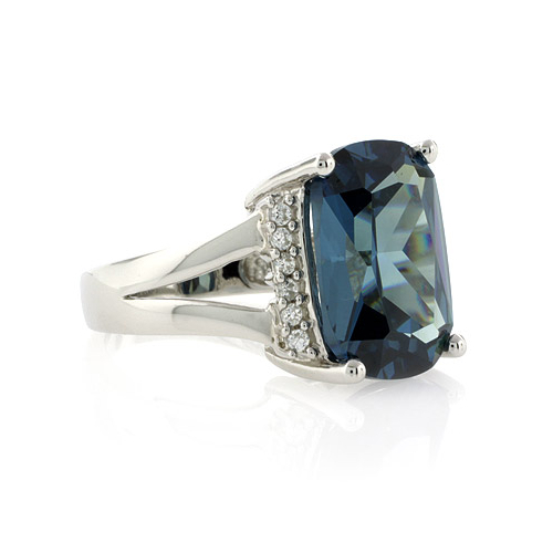 Anillo de Alejandrita en Plata de Ley