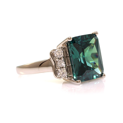 Anillo de Plata Esterlina con Alejandrita