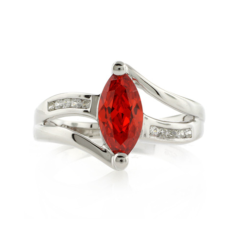 Anillo con Opalo De Fuego en Plata Esterlina