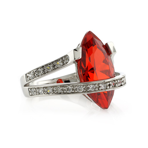 Anillo de Opalo Cereza en Plata de Ley