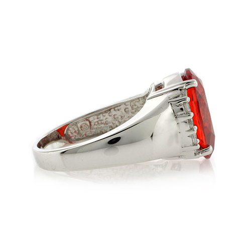 Anillo de Plata .925 con Opalo Rojo Cereza