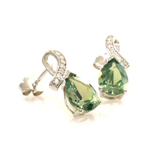 Elegantes Aretes de Plata de Ley .925 con Alejandrita Bicolor