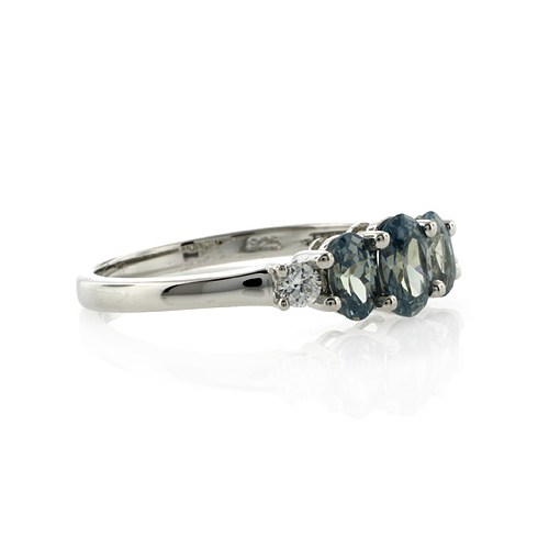 Anillo de Plata .925 con 3 Gemas de Alejandrita