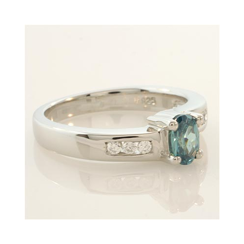 Anillo de Plata .925 de Ley con Alejandrita Bicolor