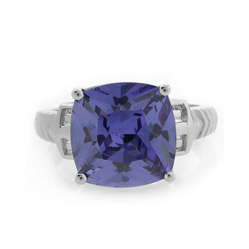 Anillo Elegante de Plata con Tanzanita