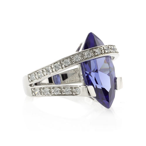 Anillo Elegante de Plata y Tanzanita