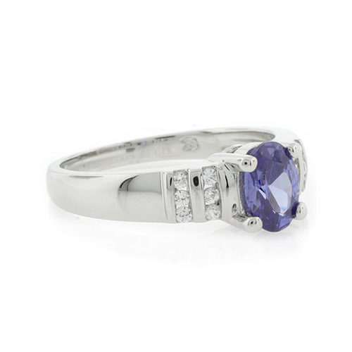 Anillo de Plata Fina .925 con Tanzanita en Corte Ovalado