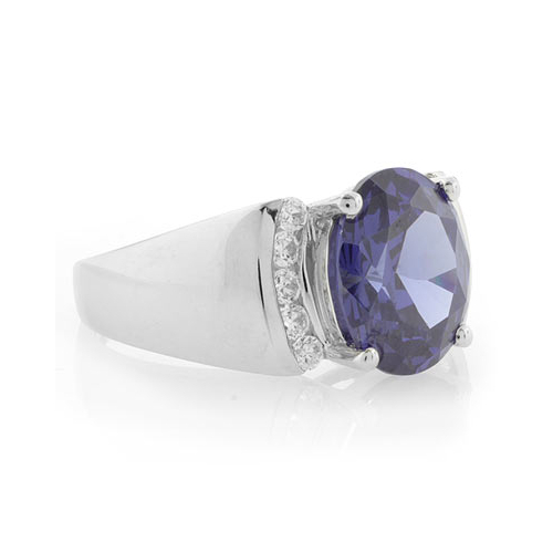 Anillo de Plata de Ley con una Gema de Tanzanita
