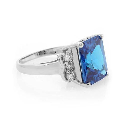 Magnifico Anillo de Plata con Topacio Azul