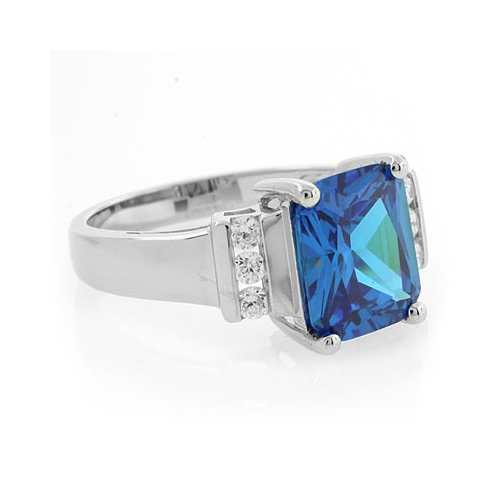 Anillo de Plata .925 con una Gema de Topacio Azul