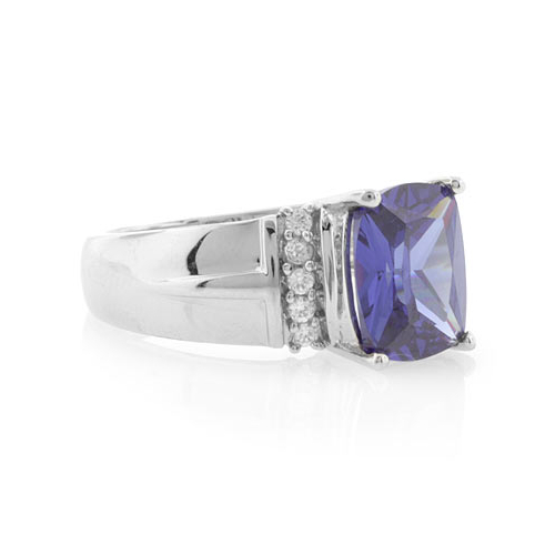 Anillo de Plata con Tanzanita en Corte Esmeralda