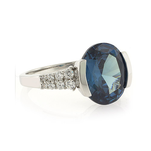 Anillo de Alejandrita ( Verde/Azul ) en Plata de Ley.