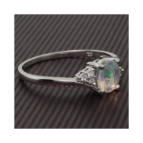 Anillo de Plata con una Pedra de Opalo de Fuego Genuino