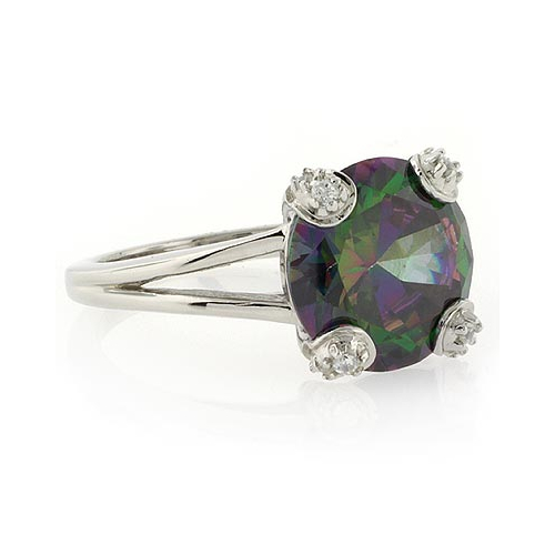 Anillo de Plata con Topacio Místico en un Diseño Clásico