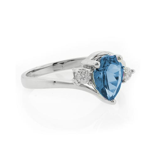 Hermoso Anillo de Topacio Azul
