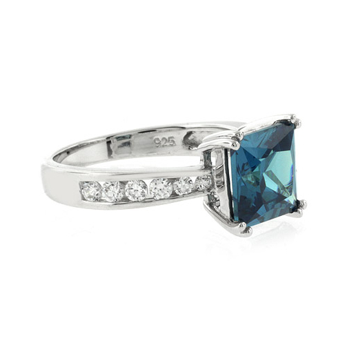 Anillo de Alejandrita en Plata de Ley