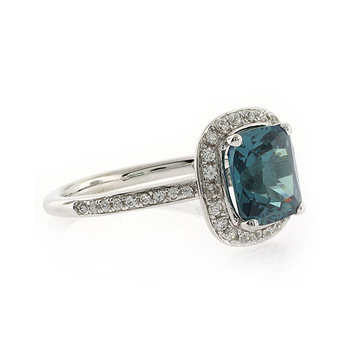Anillo de Plata y Alejandrita con Incrustaciones