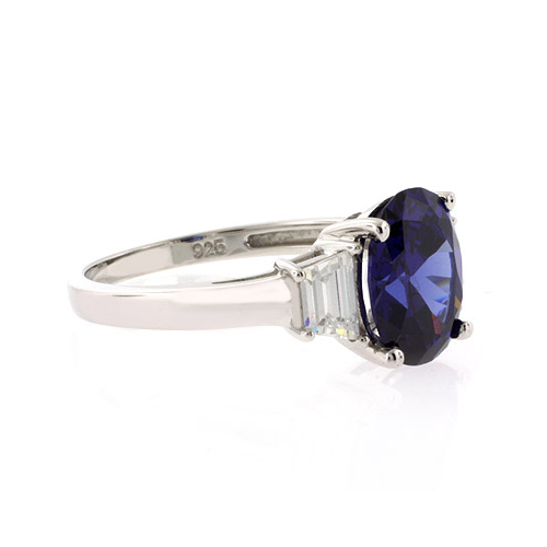Anillo de Plata con Tanzanita en Corte Ovalado