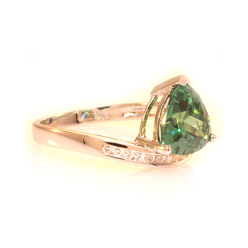 Anillo de Plata .925 con Alejandrita en corte Triangular