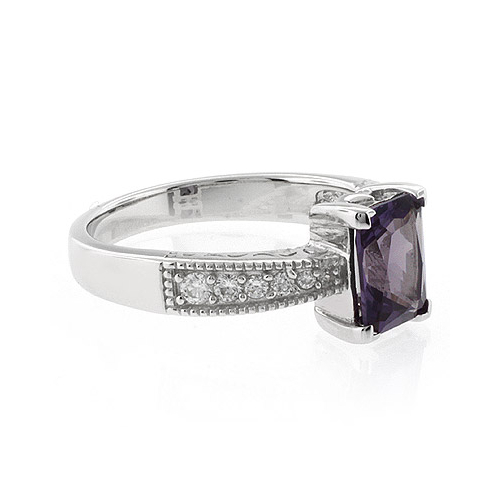 Anillo de Plata Fina con Alejandrita Bicolor