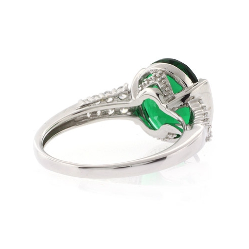 Anillo de Plata .925 con una Gema de Esmeralda
