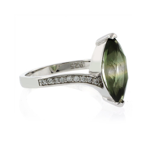 Anillo de Plata y Turmalina en Corte Marquise