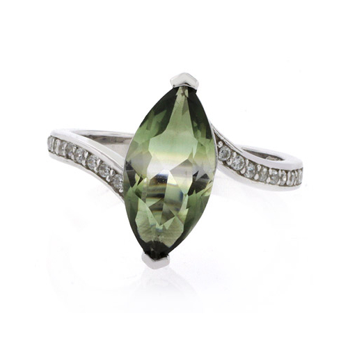 Anillo de Plata y Turmalina en Corte Marquise