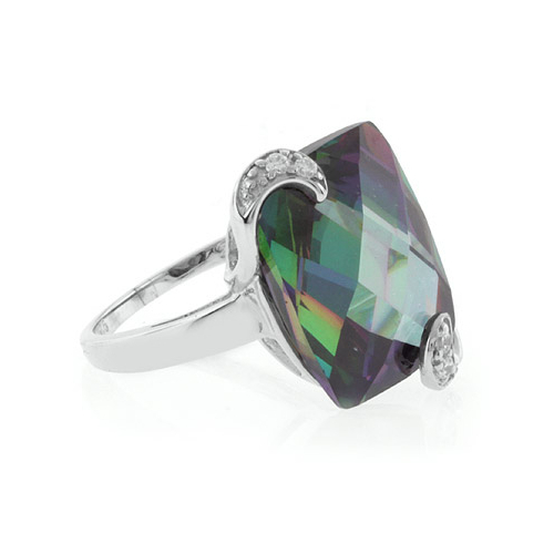 Magnifico Anillo de Plata .925 con Topacio Místico