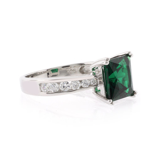 Anillo de Plata 925 con Esmeralda en Corte Cuadrado