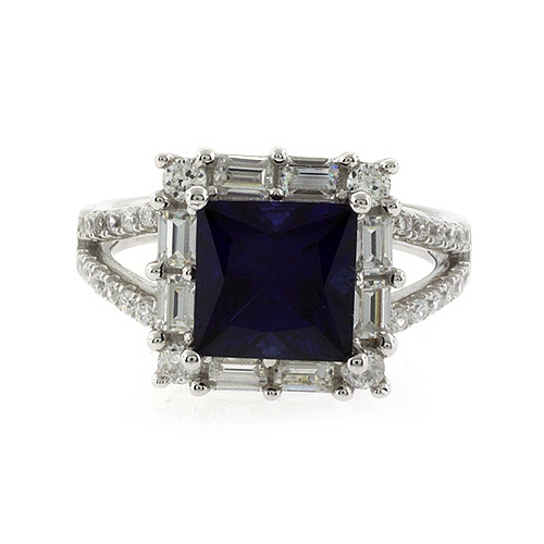 Anillo de Plata .925 con una Piedra de Zafiro