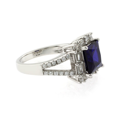 Anillo de Plata .925 con una Piedra de Zafiro