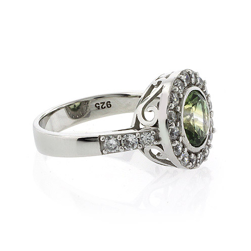 Anillo de Plata y Turmalina en un Diseño Antiguo
