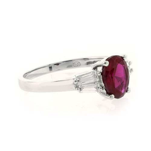 Anillo de Plata .925 con una Gema de Rubí