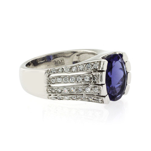 Anillo de Plata con una Piedra de Tanzanita